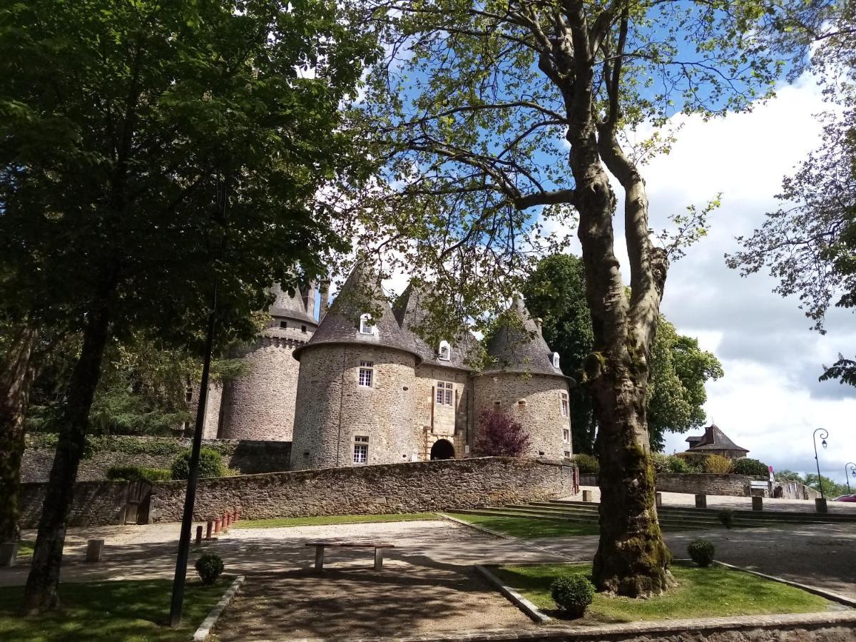 Le Grand Guillaume Maisonnette Independante Saint-Sornin-Lavolps Exterior photo